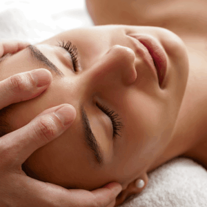 O Spa Facial Caapuã é uma experiência de cuidado facial que combina hidratação e relaxamento, criada para quem deseja renovar a pele e, ao mesmo tempo, desacelerar.
