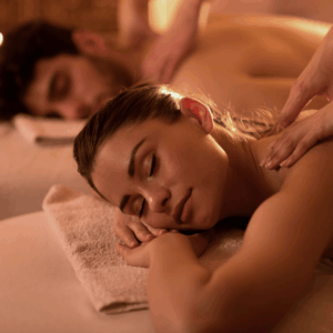 um ritual profundo de integração entre corpo, mente e presença. Escalda-pés; banho de imersão; massagem Experiência Caapuã Cabeça aos Pés 90 minutos.